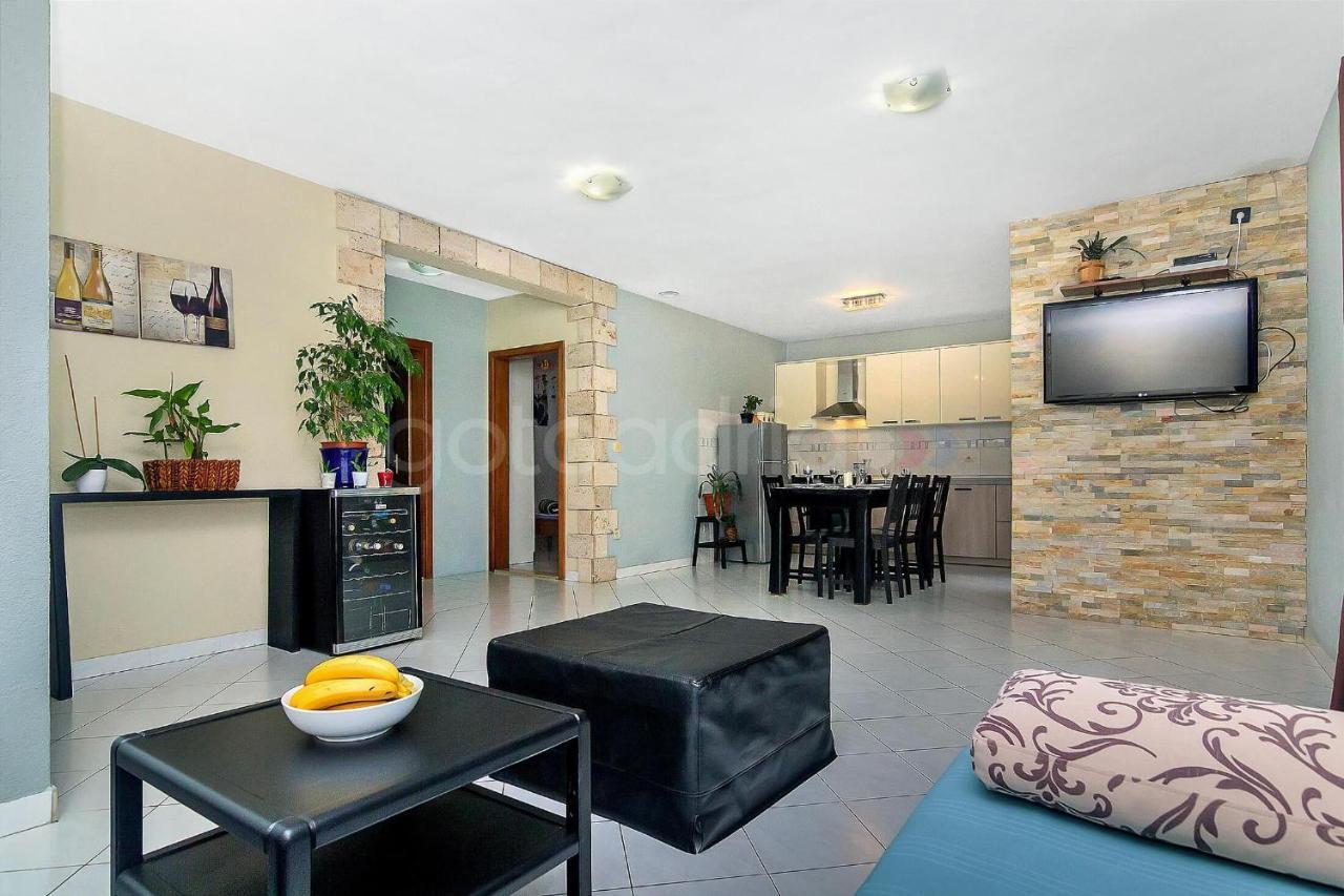Holiday Home Darius With Hot Tub Makarska Zewnętrze zdjęcie