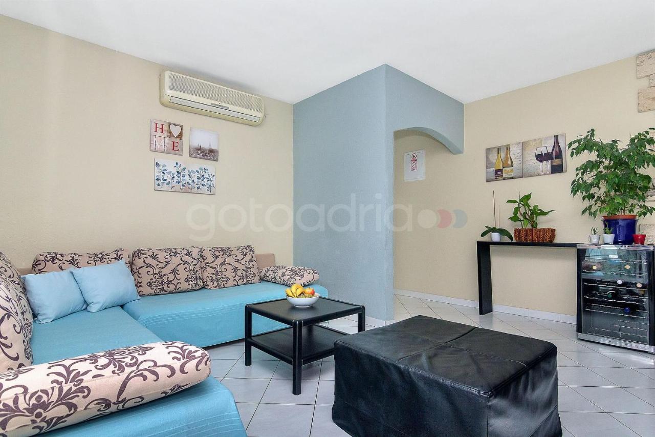 Holiday Home Darius With Hot Tub Makarska Zewnętrze zdjęcie